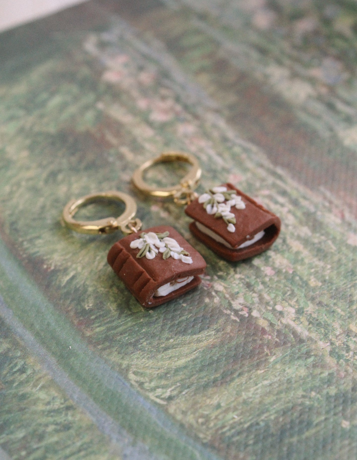 “Wisteria & Leather” Book Huggies